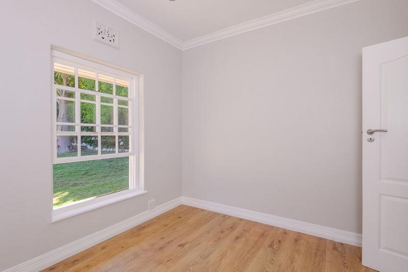 To Let 5 Bedroom Property for Rent in Constantia Western Cape